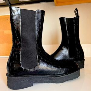 NWOT Paul Green Black Crocodile Boots Womens size 10